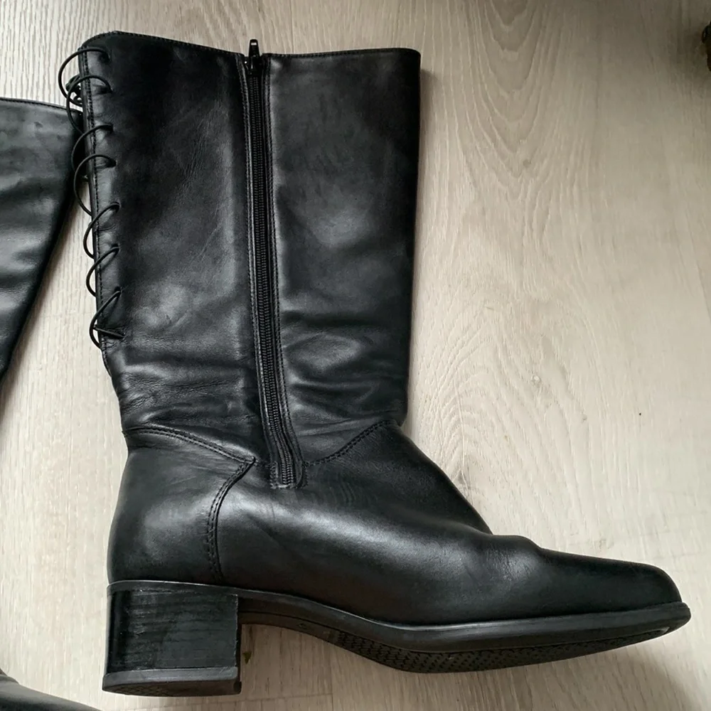 Size 9 1/2 B.Regence Black Leather‎ Boots Made In Canada lace up wide zipper